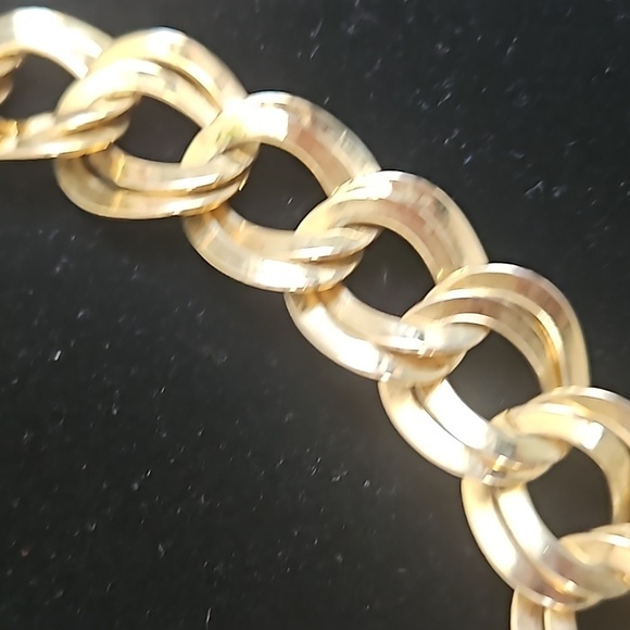 Goldtone Double Wide Link 18" Necklace - Picture 2 of 4